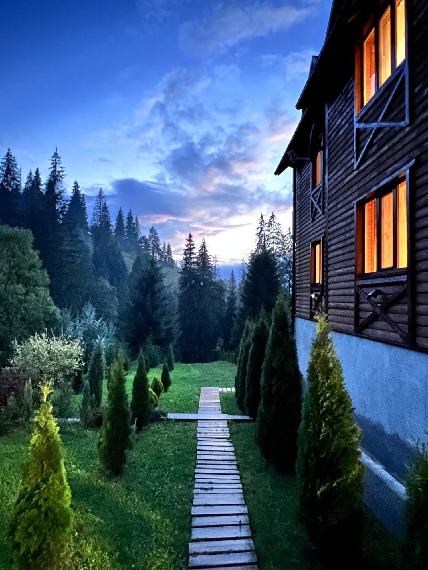 Marmarosy Hotel Vorochta Buitenkant foto