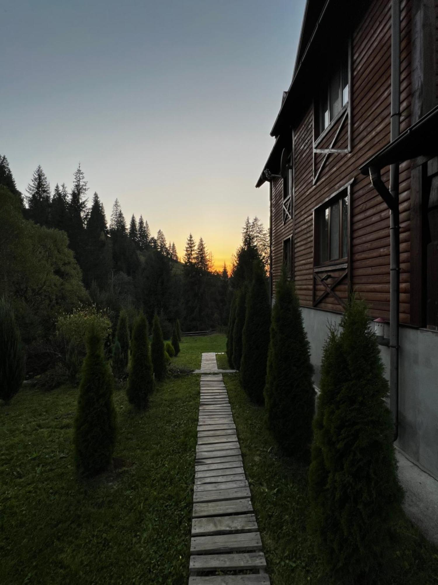 Marmarosy Hotel Vorochta Buitenkant foto